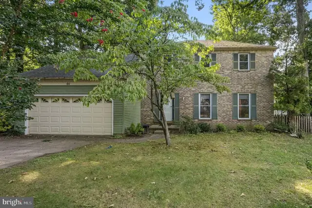 44 Freedom Dr, Dover
