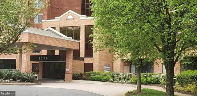 2230 George C Marshall Dr #822, Falls Church