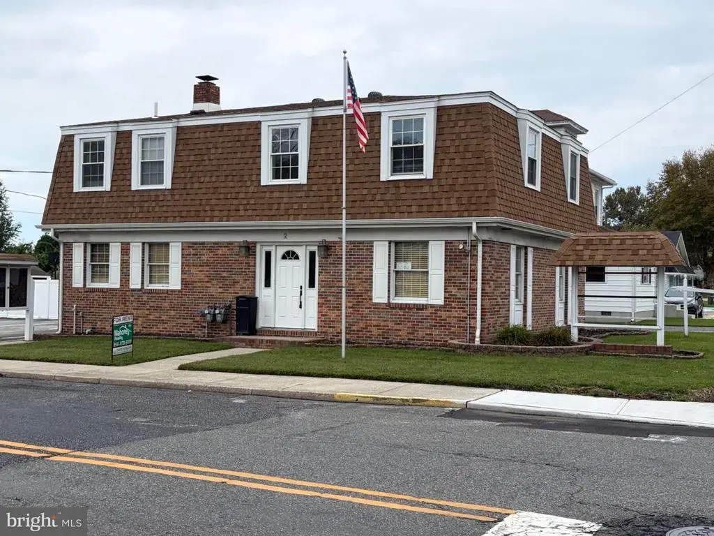 2 Chestnut St, PENNSVILLE