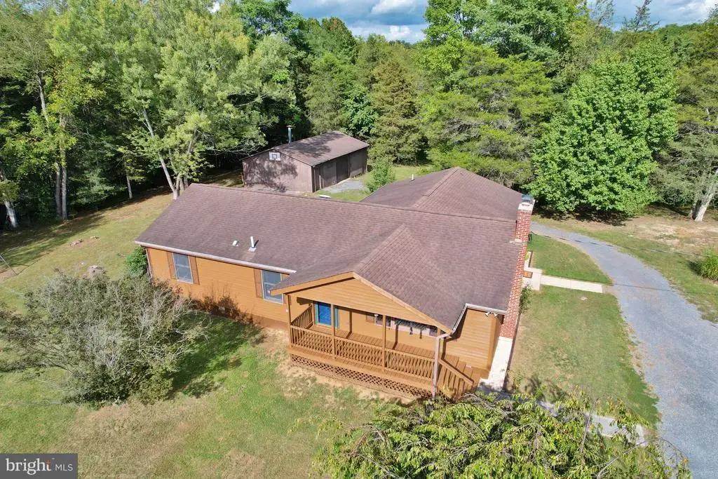 338 Calamus Ln, STRASBURG