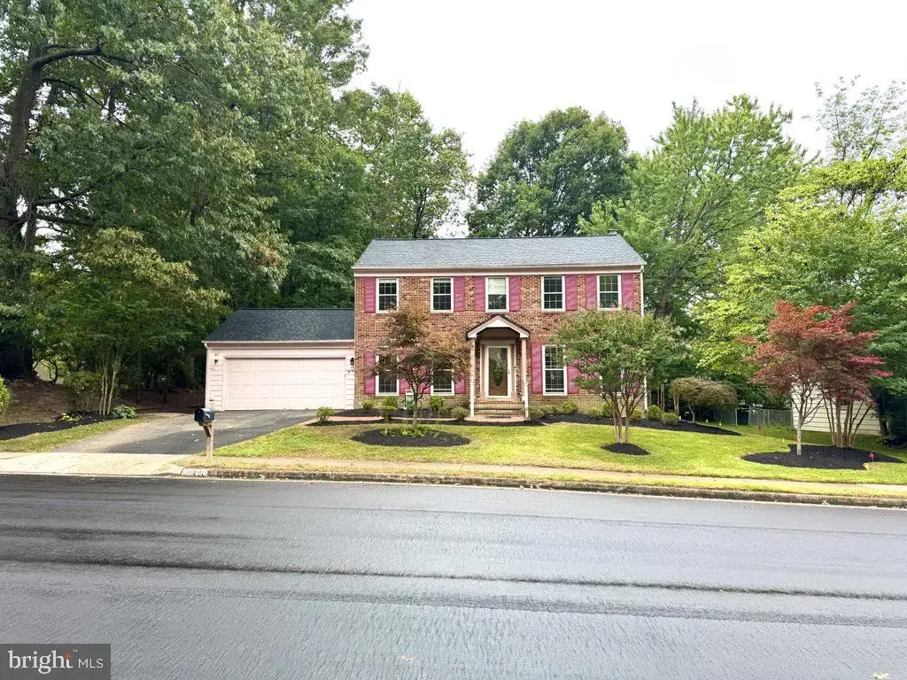 10691 John Ayres Dr, FAIRFAX