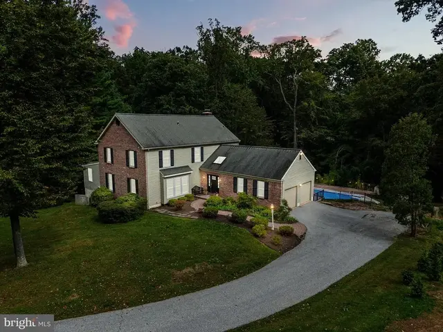 307 Spindle Ln, West Chester