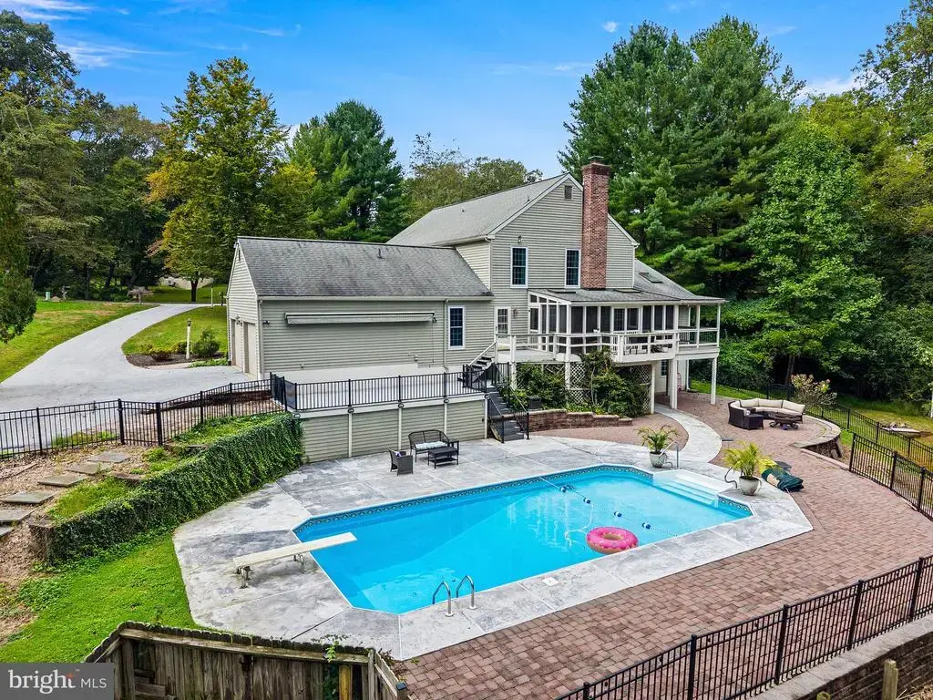 307 Spindle Ln, WEST CHESTER