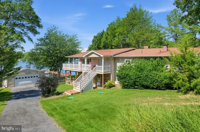 373 Deer Dr, Lusby