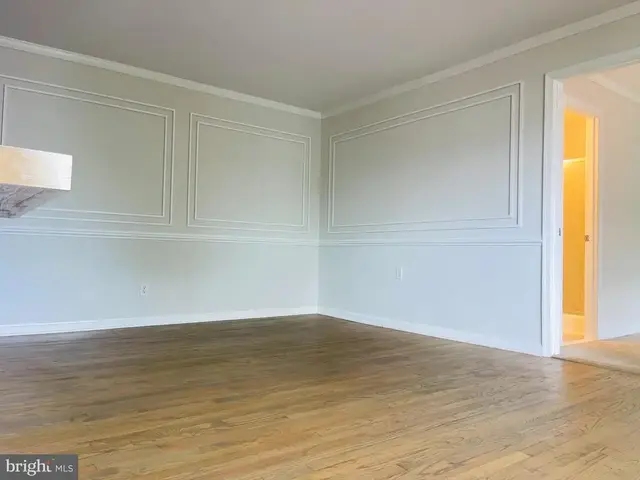 6431 Richmond Hwy #304, Alexandria