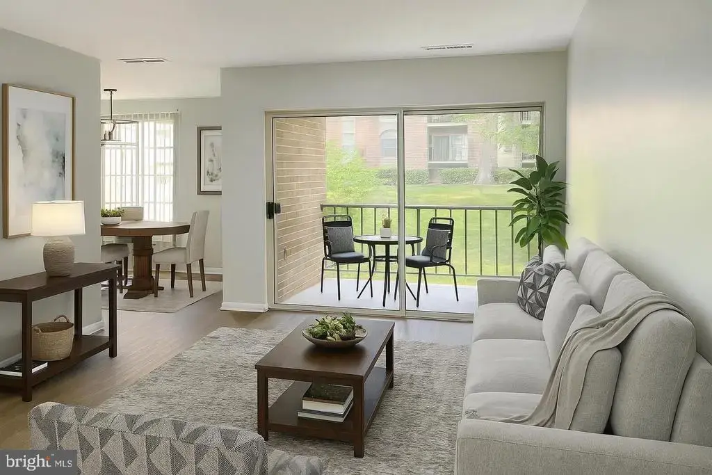 3322 Woodburn Village Dr #24, ANNANDALE