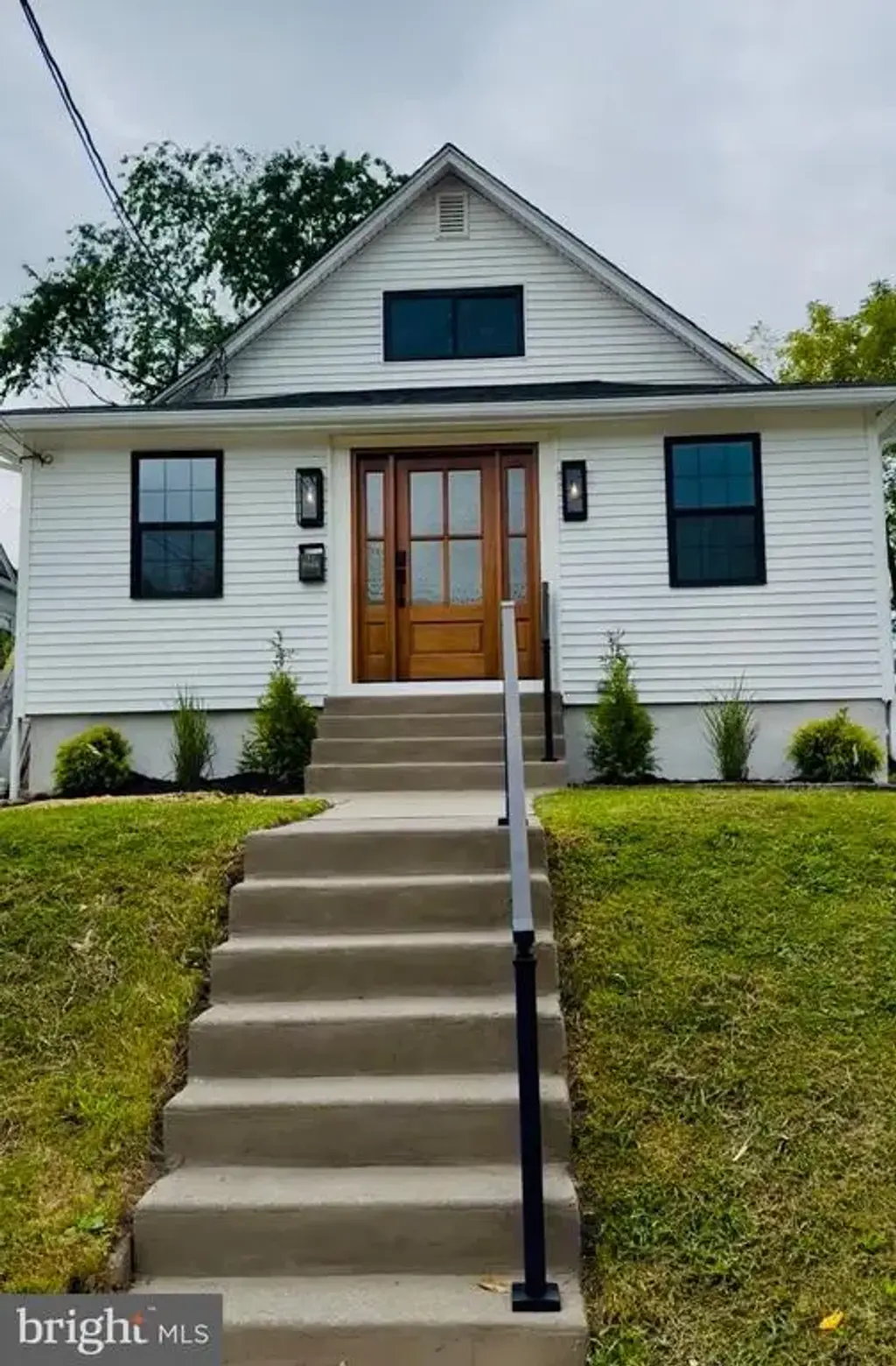 12 Page Ave, BARRINGTON