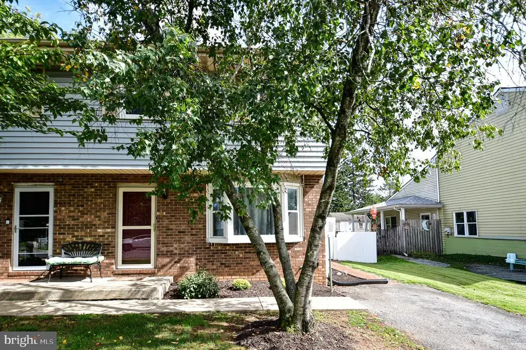 444 S Plum St, MOUNT JOY