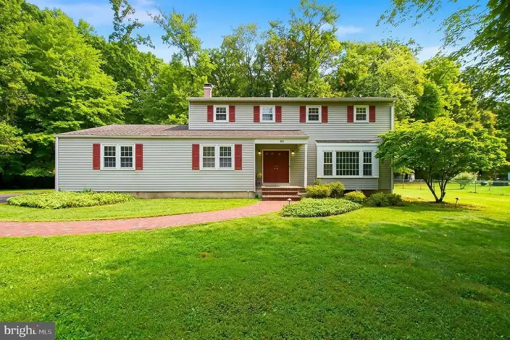 95 Maple Stream Rd, HIGHTSTOWN