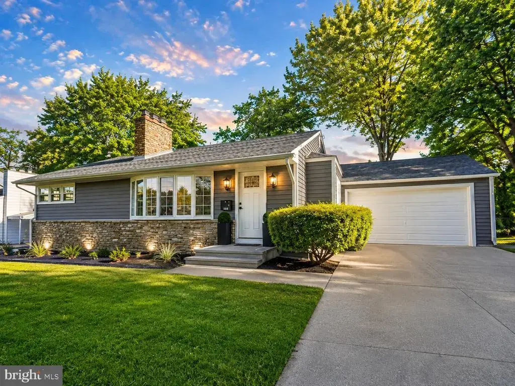 134 Villanova Dr, LAWRENCE TOWNSHIP