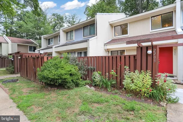 2205 Southgate Sq #2205, Reston