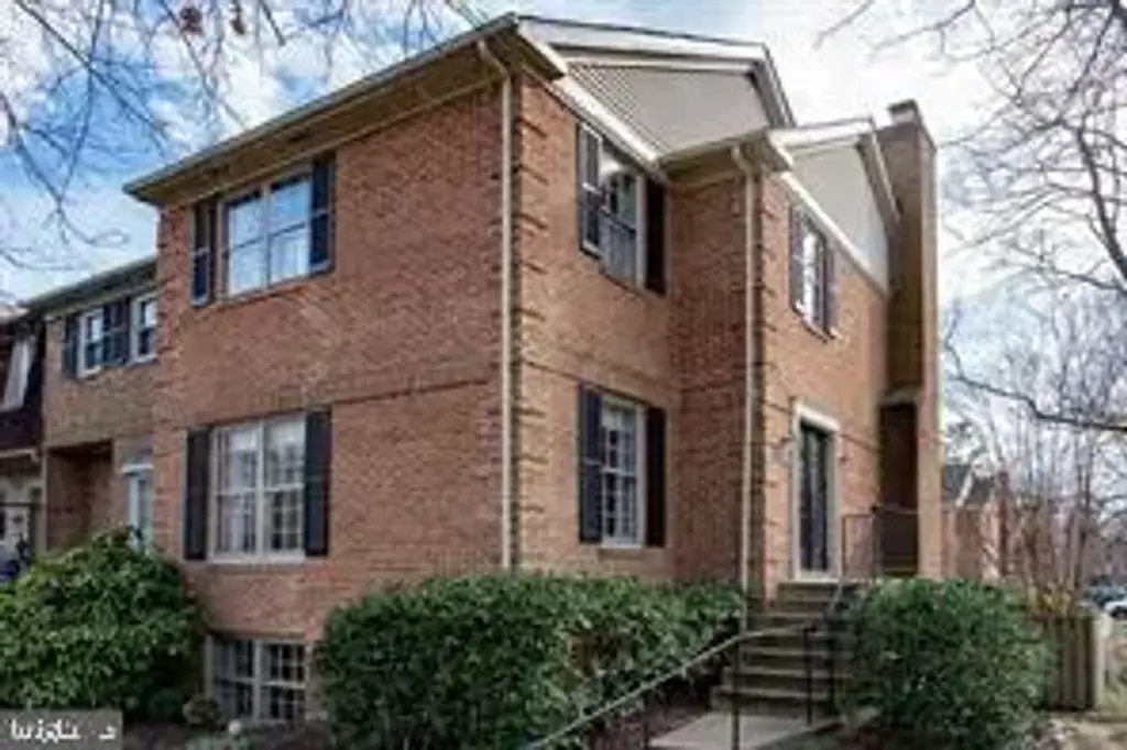 8265 Cedar Landing Ct, ALEXANDRIA