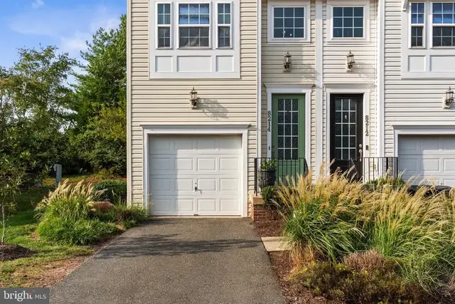 8214 Heritage Crossing Ct, Manassas