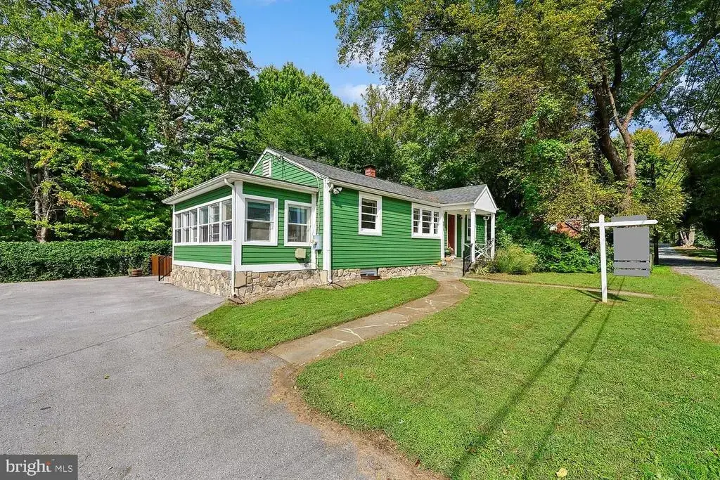8810 Hawkins Ln, CHEVY CHASE