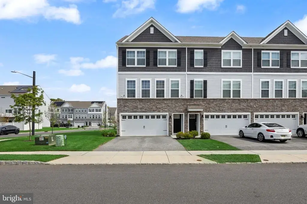 73 Sisters Farmstead Rd, MT LAUREL