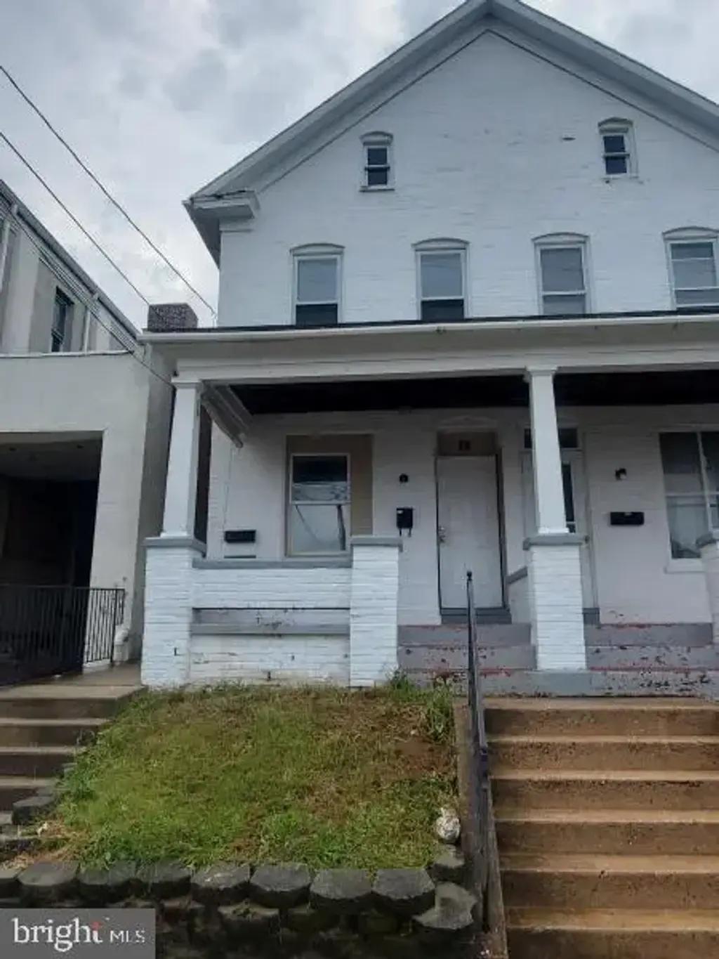 30 S Pine St, RED LION