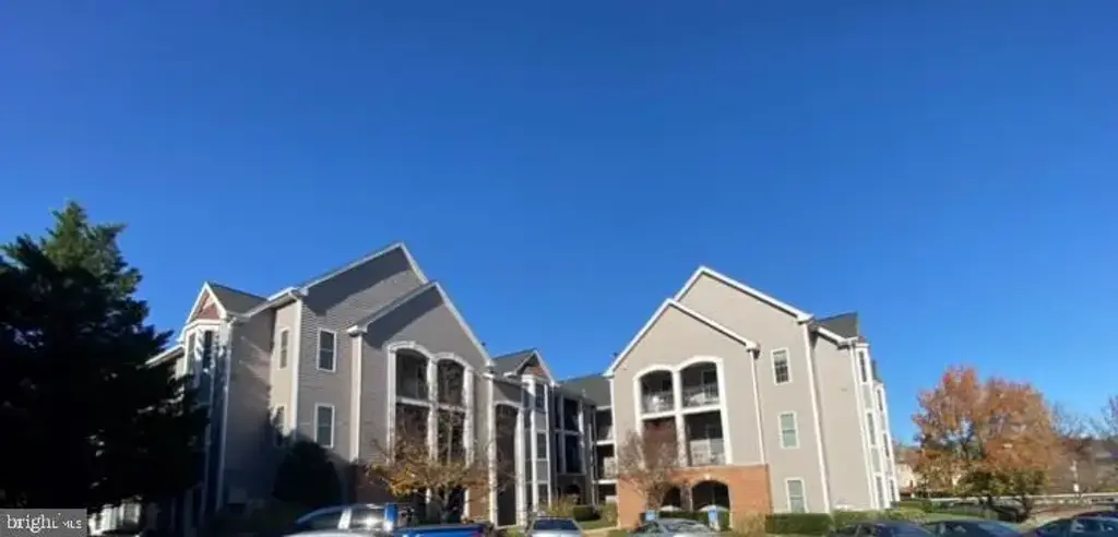 20445 Chesapeake Sq #300, STERLING