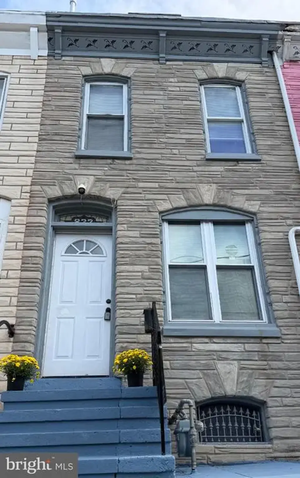 837 Locust St, READING