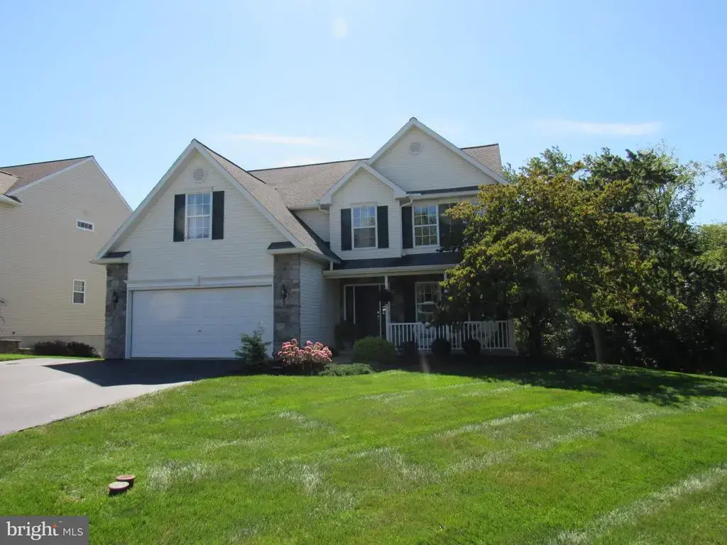 1214 Stonehenge Dr, READING