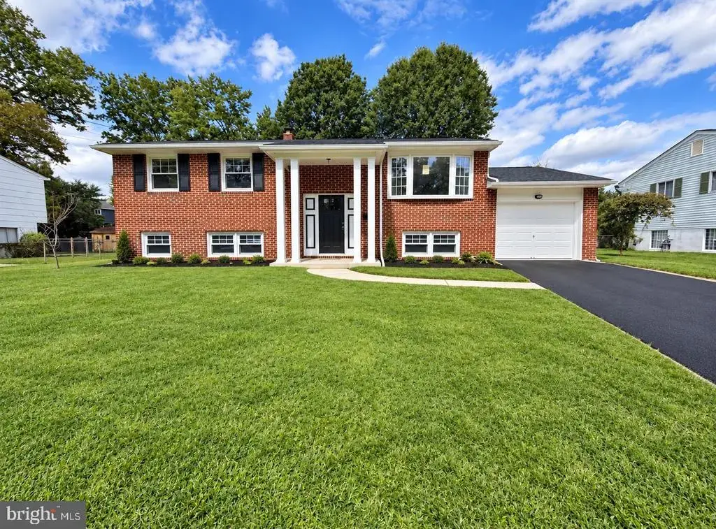 806 Sunset Dr, SOMERDALE