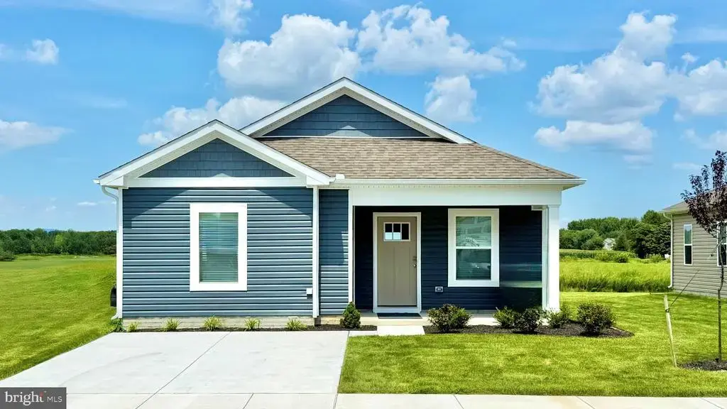 1295 Purple Orchid Loop, SALISBURY