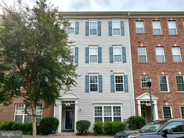 164 Chevy Chase St #164, Gaithersburg