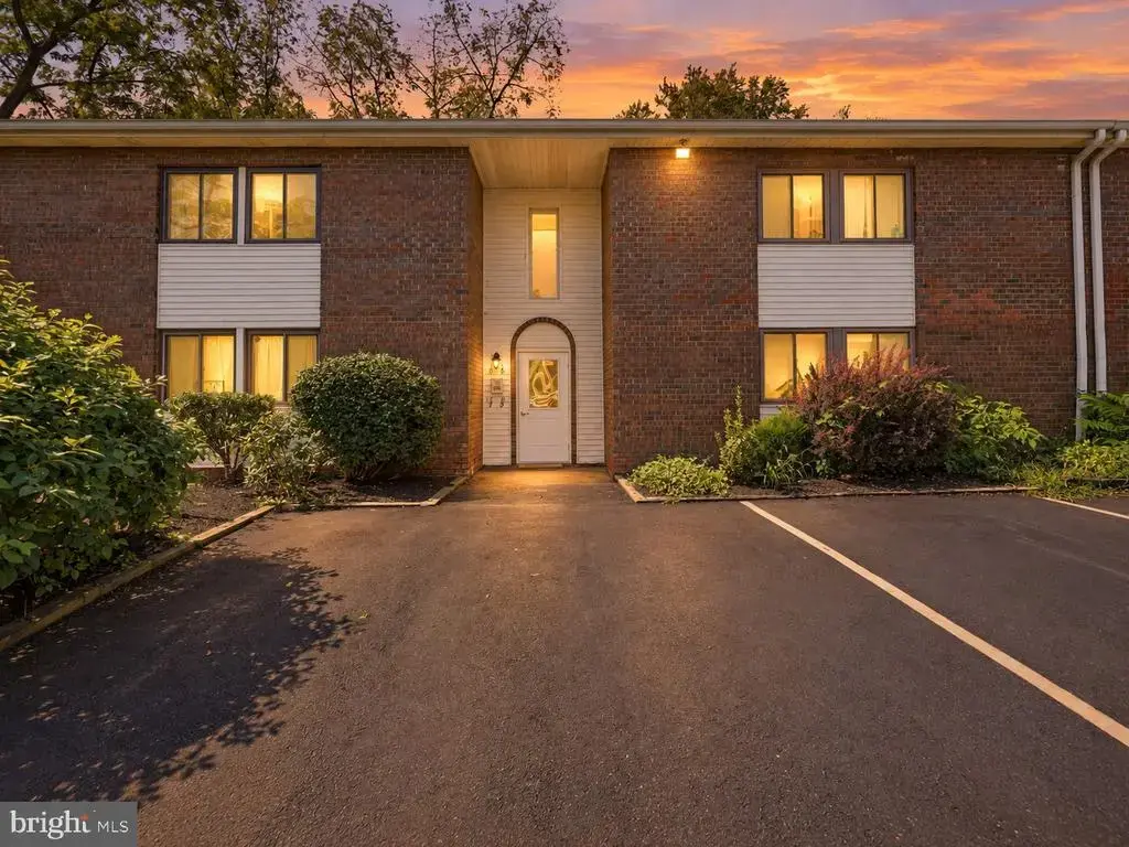 18 Hatters Ct, HATBORO