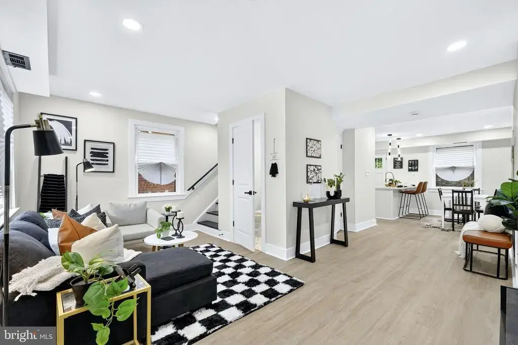 4623 Hillside Rd Se, WASHINGTON