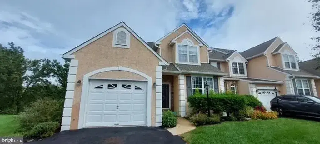 30 Wheatsheaf Ln, NORRISTOWN