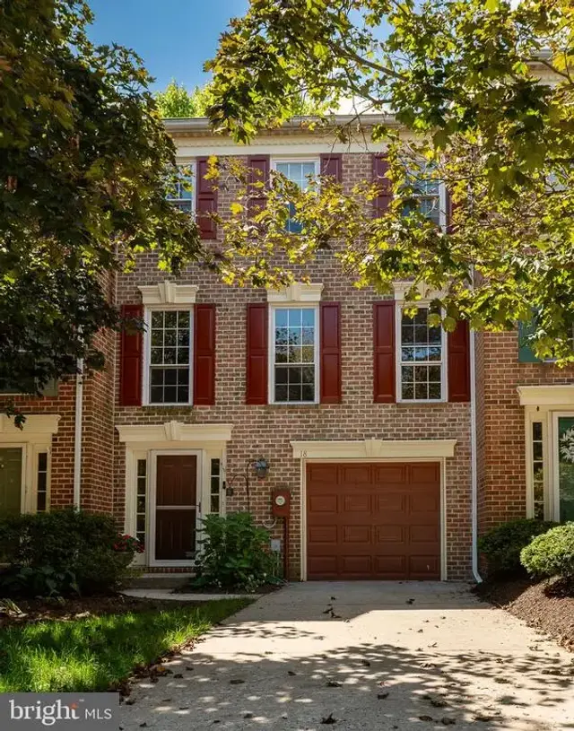 18 Mayapple Ct, Towson