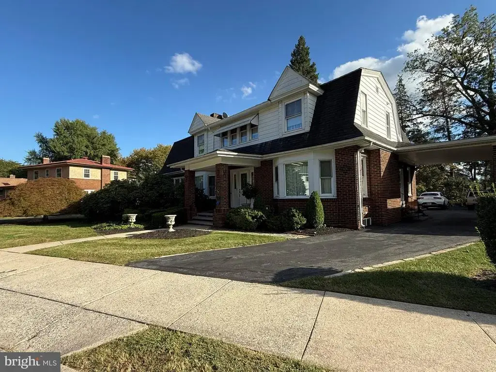 24 Upland Rd, WYOMISSING HILLS