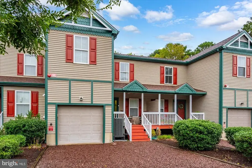 323 Yacht Club Dr, BERLIN