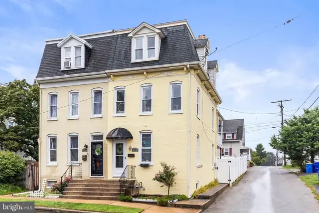 613 Ridge Ave, York