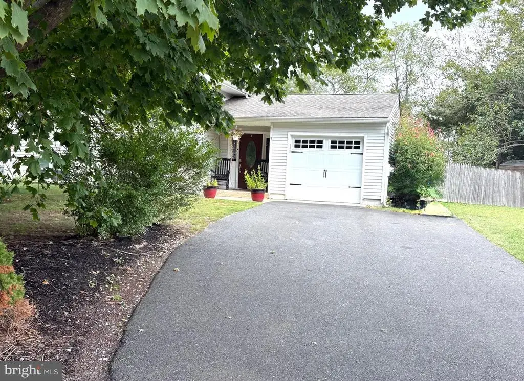 2 Benedette Dr, WATERFORD WORKS