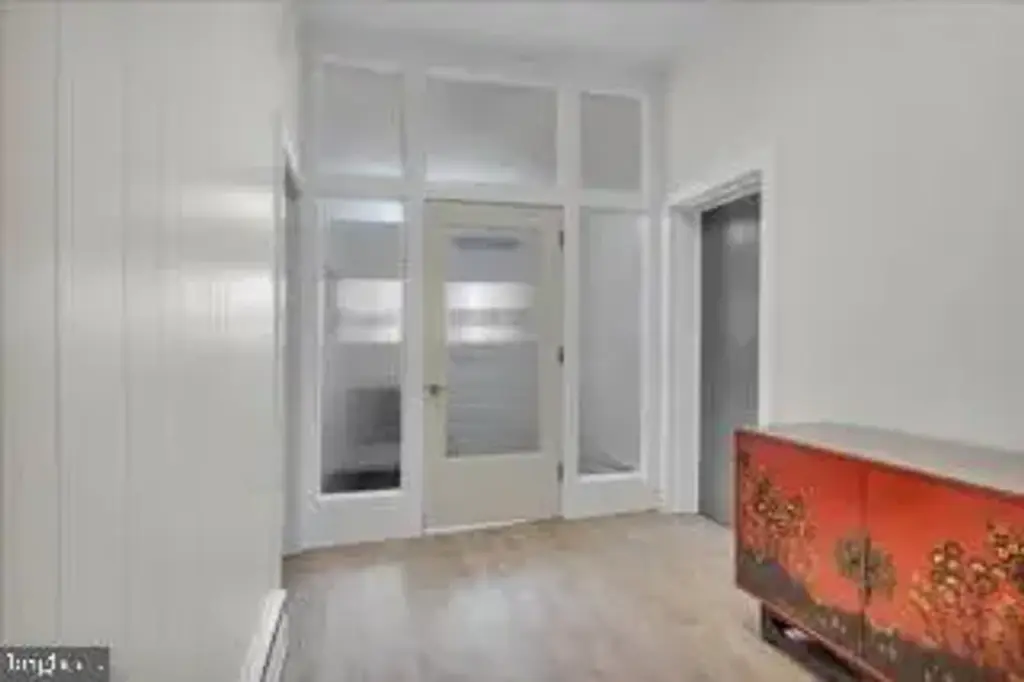 34 W Broad St, BURLINGTON