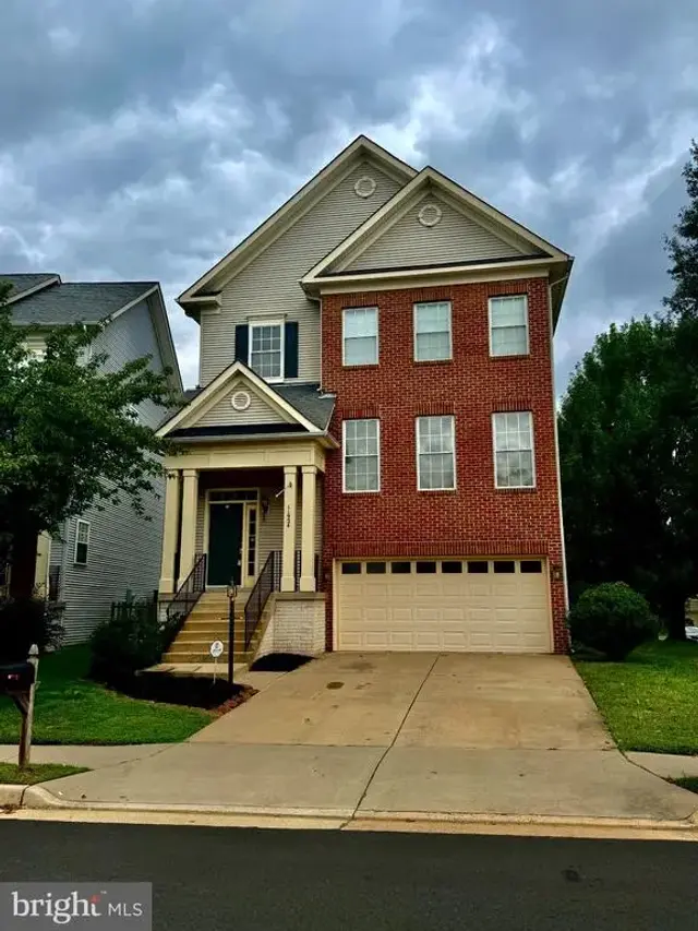 11924 Rayborn Creek Dr, Manassas