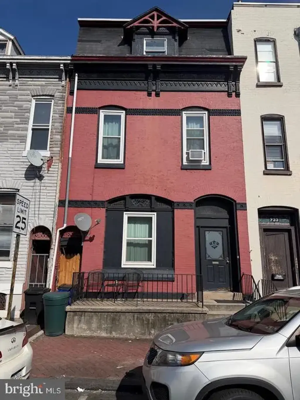 735 N 9th St, READING