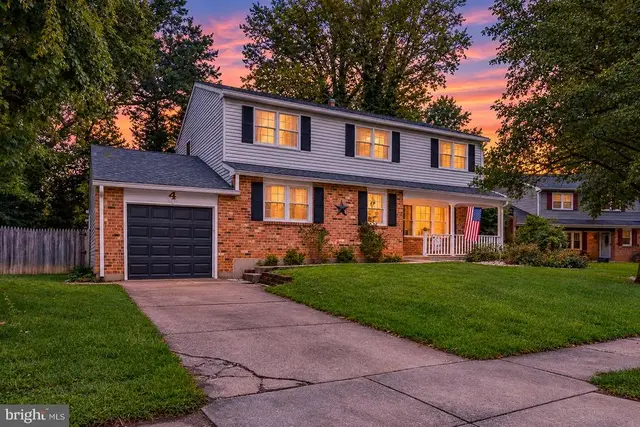 4 Timberline Dr, Newark