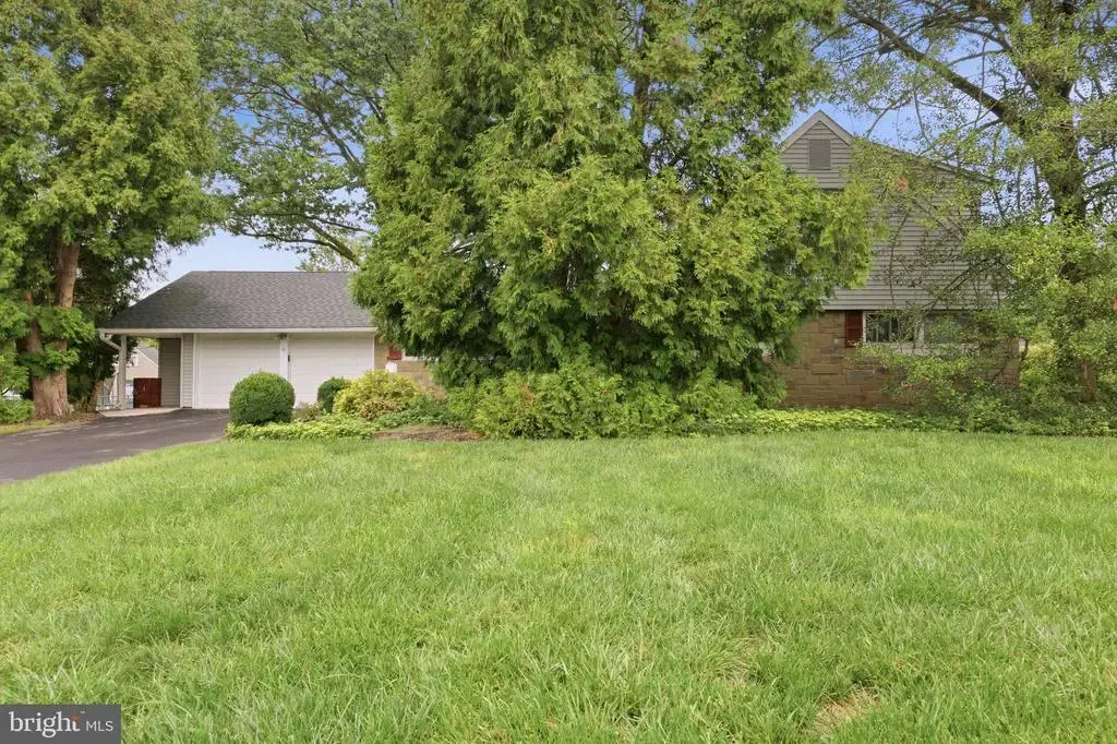 43 Full Turn Rd, LEVITTOWN