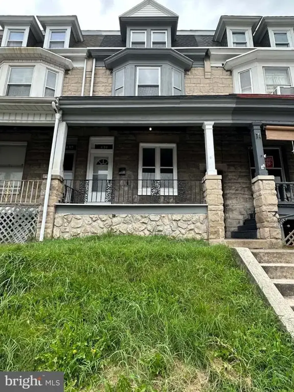 421 N 12th St, READING
