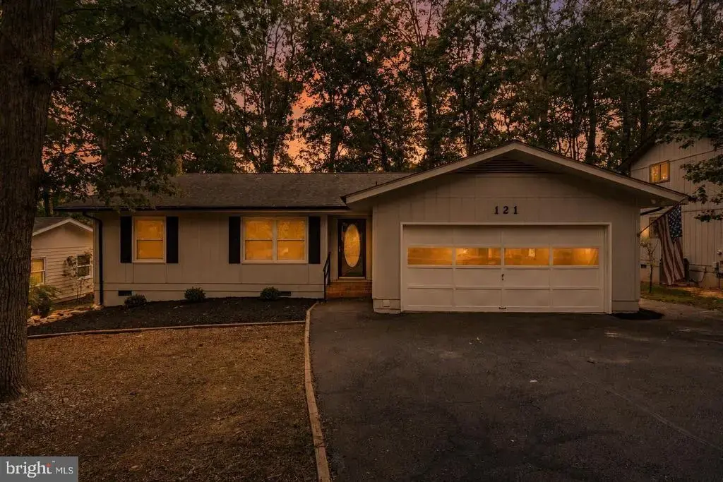 121 Eagle Ct, LOCUST GROVE