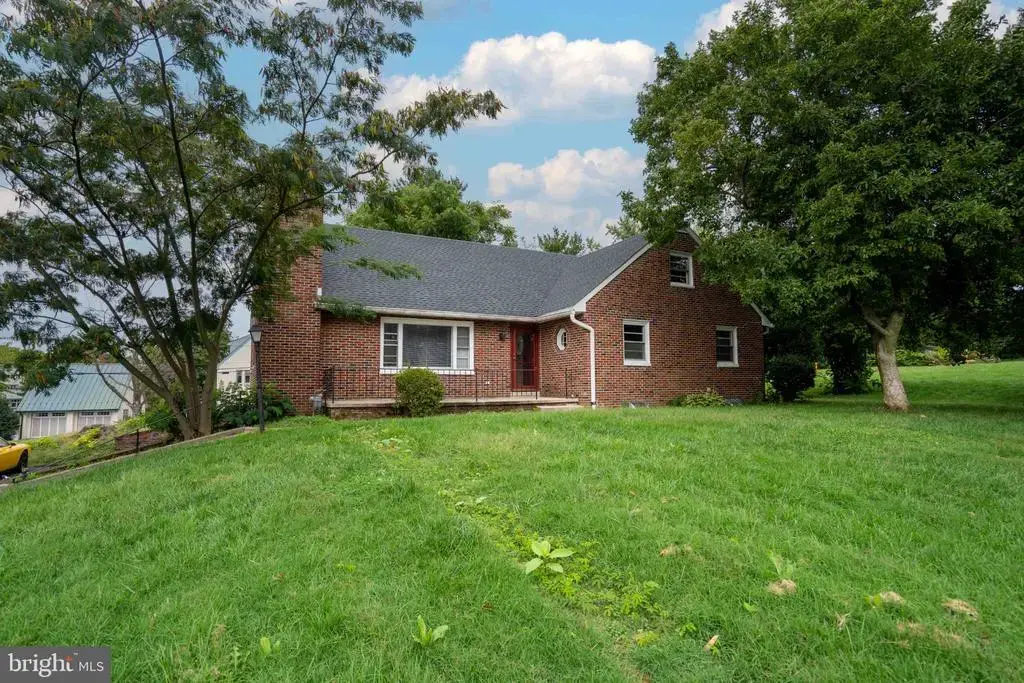 117 W Roseville Rd, LANCASTER