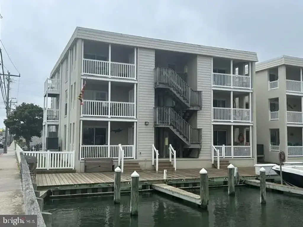 300 13th St #4, OCEAN CITY