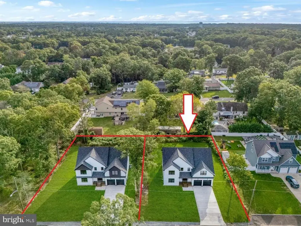 329 Arlington Ave N, BAYVILLE