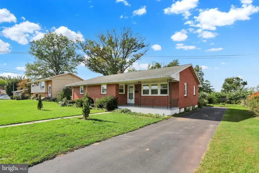 211 E Race St, FLEETWOOD