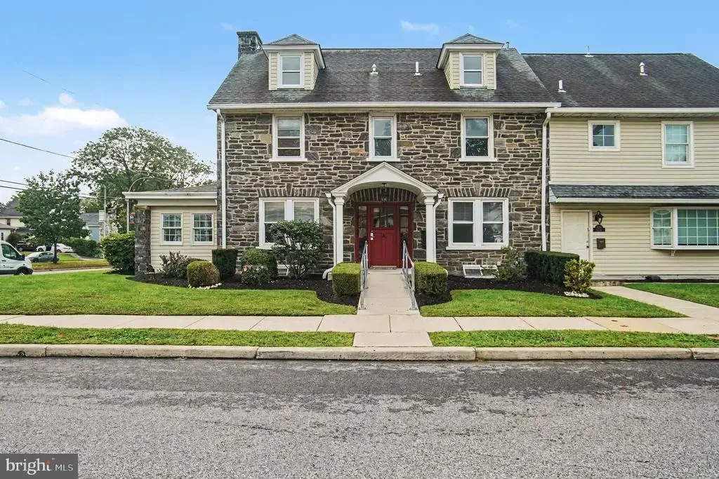812 Darby Rd, HAVERTOWN