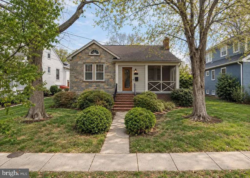 106 E Monroe Ave, ALEXANDRIA
