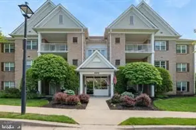 400 Plumbridge Ct #202, Lutherville Timonium