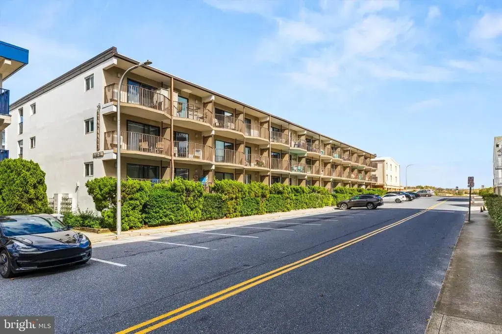 8 36th St #211, OCEAN CITY