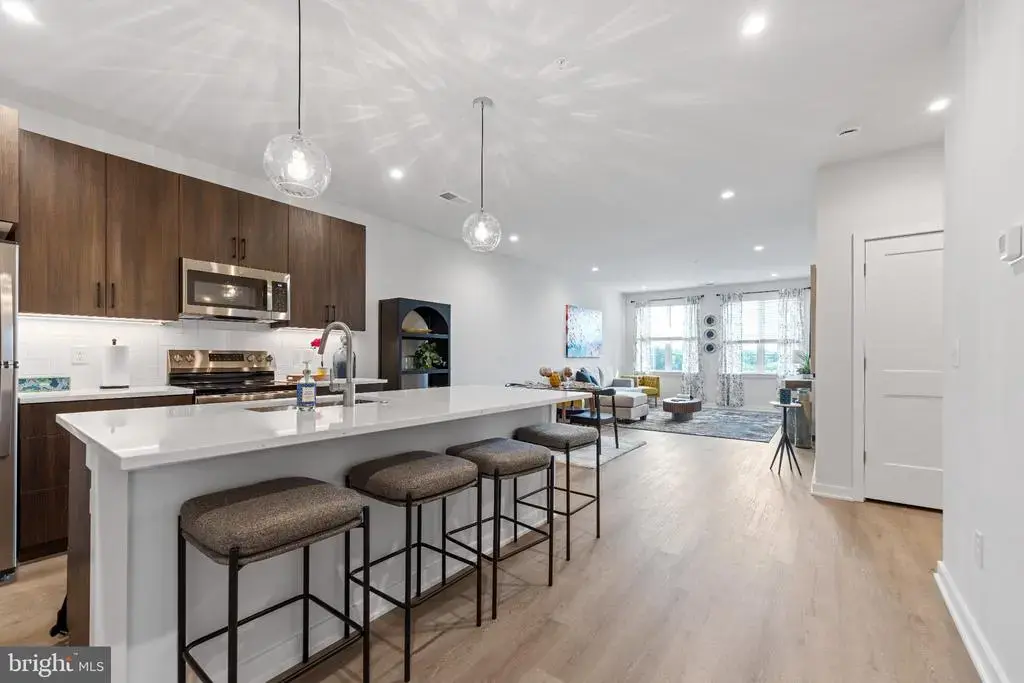 24 S York Rd #403, HATBORO
